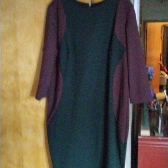 Colorblock Dress - Picture 2 of 3